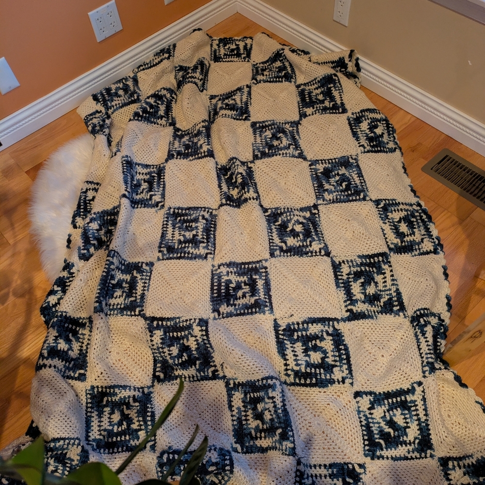 Vintage Cozy Knit Patchwork Blanket Blue Cream handmade 85x”65”